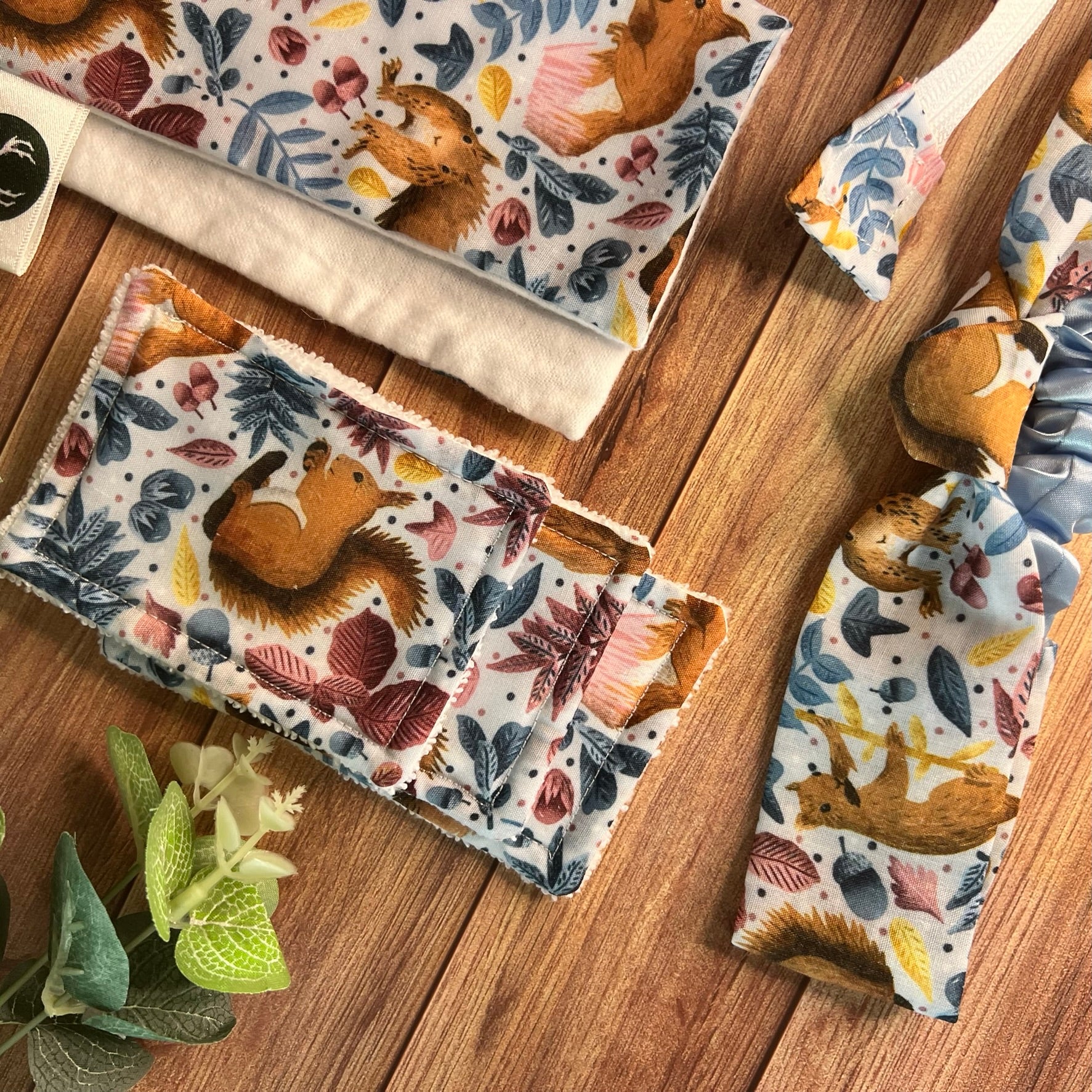 Elevate her 40th birthday celebration with our red squirrel gift set, the best nature gifts for her pampering.