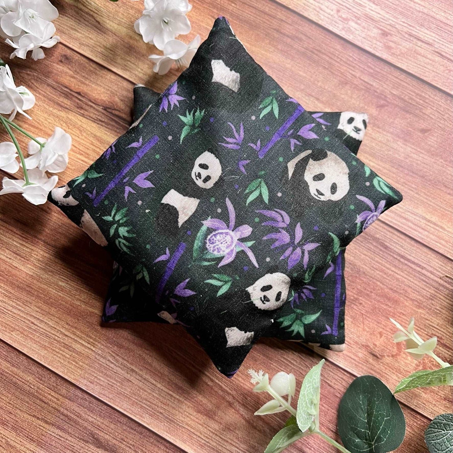 This deep purple hand warmer gift set is an ideal gift for a panda lover, as a matching pair for heating up your pockets in the cold weather.