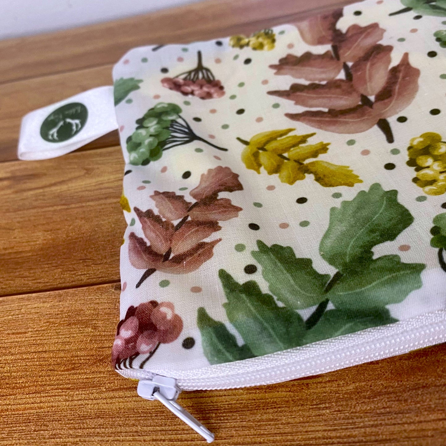 closeup of the zip of a storage pouch, an ideal makeup bag gift and perfect as a gift for a makeup lover