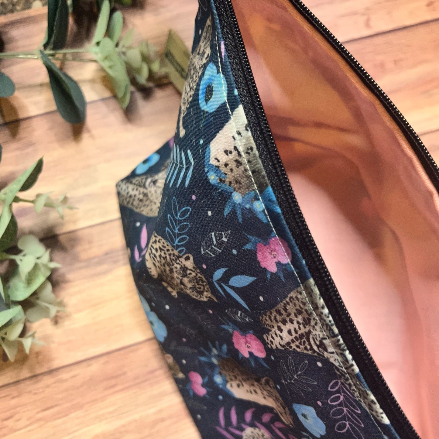 Little makeup bag with snow leopard design