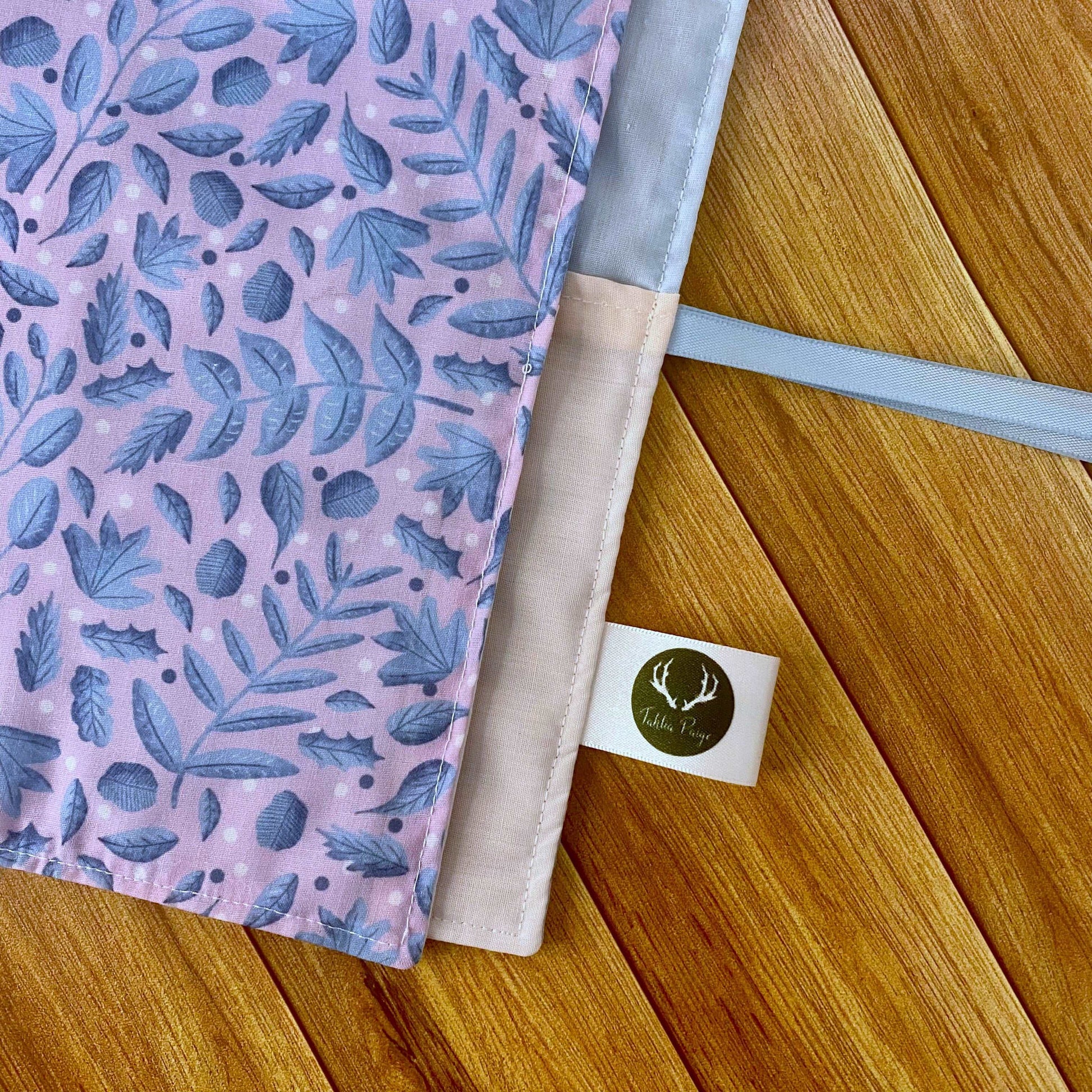 ideal for a makeup lover, our makeup brush roll is ideal for a makeup artist