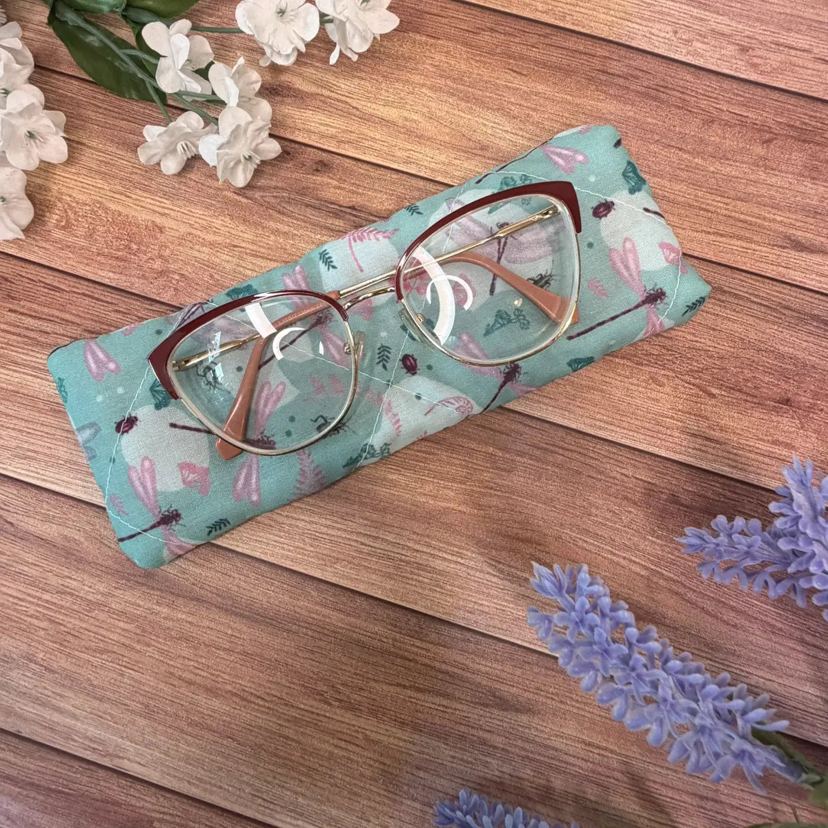 Dragonfly patterned spectacle holder made from soft avio cotton and polycotton.
