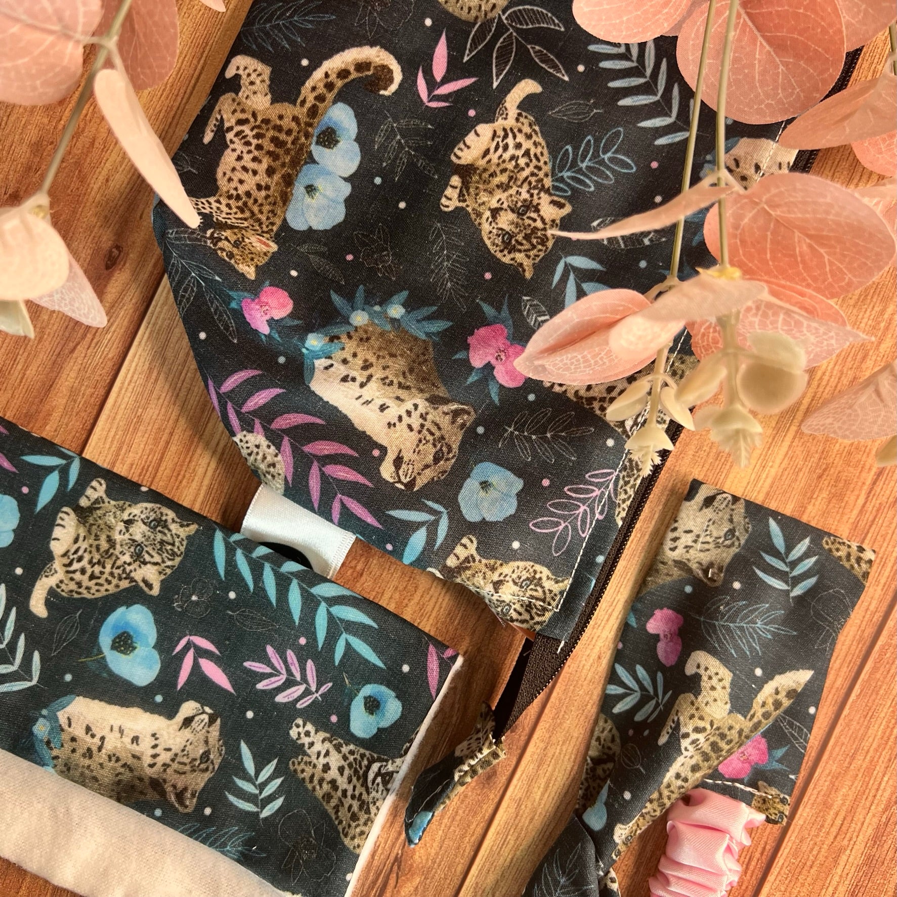 Snow leopard-themed spa gift set, perfect for pampering.