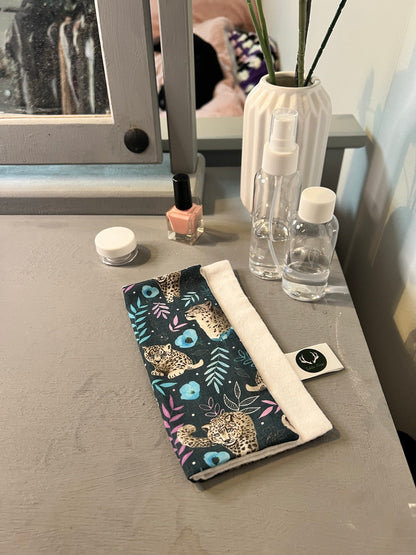 Face wash gift set, perfect snow leopard face cloth