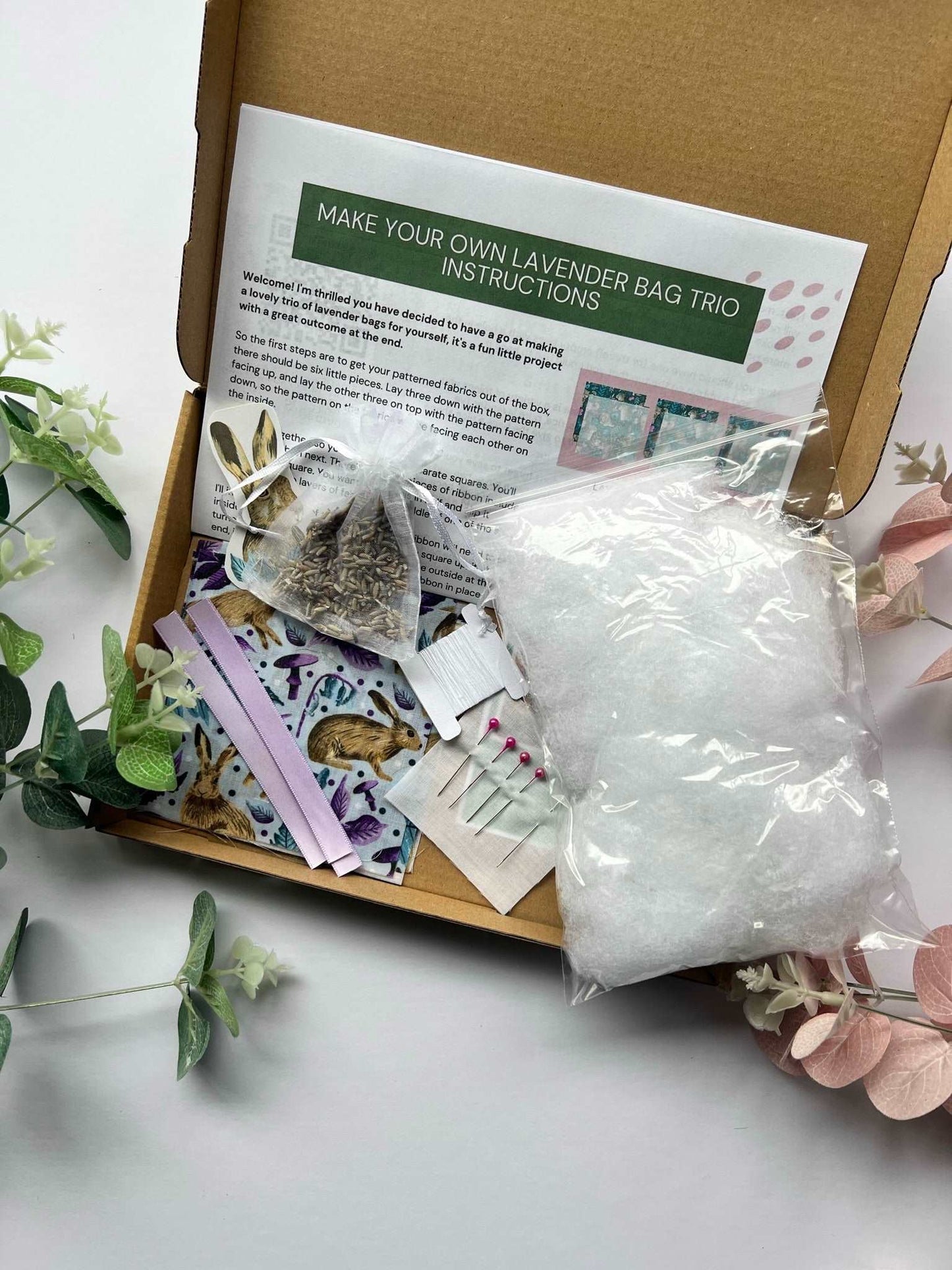 Craft kit for making homemade lavender bags: Hare Trio.