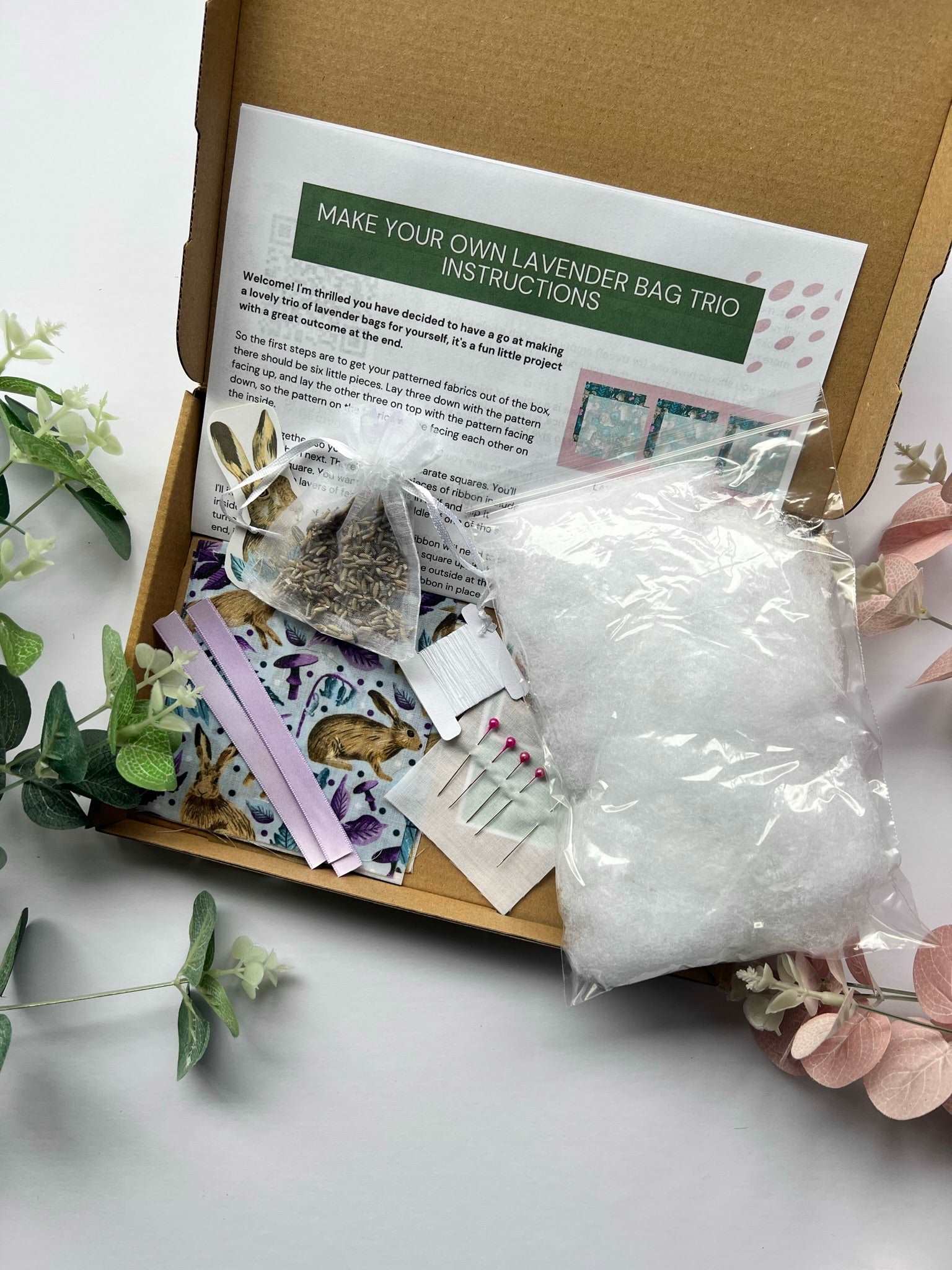 Craft kit for making homemade lavender bags: Hare Trio.