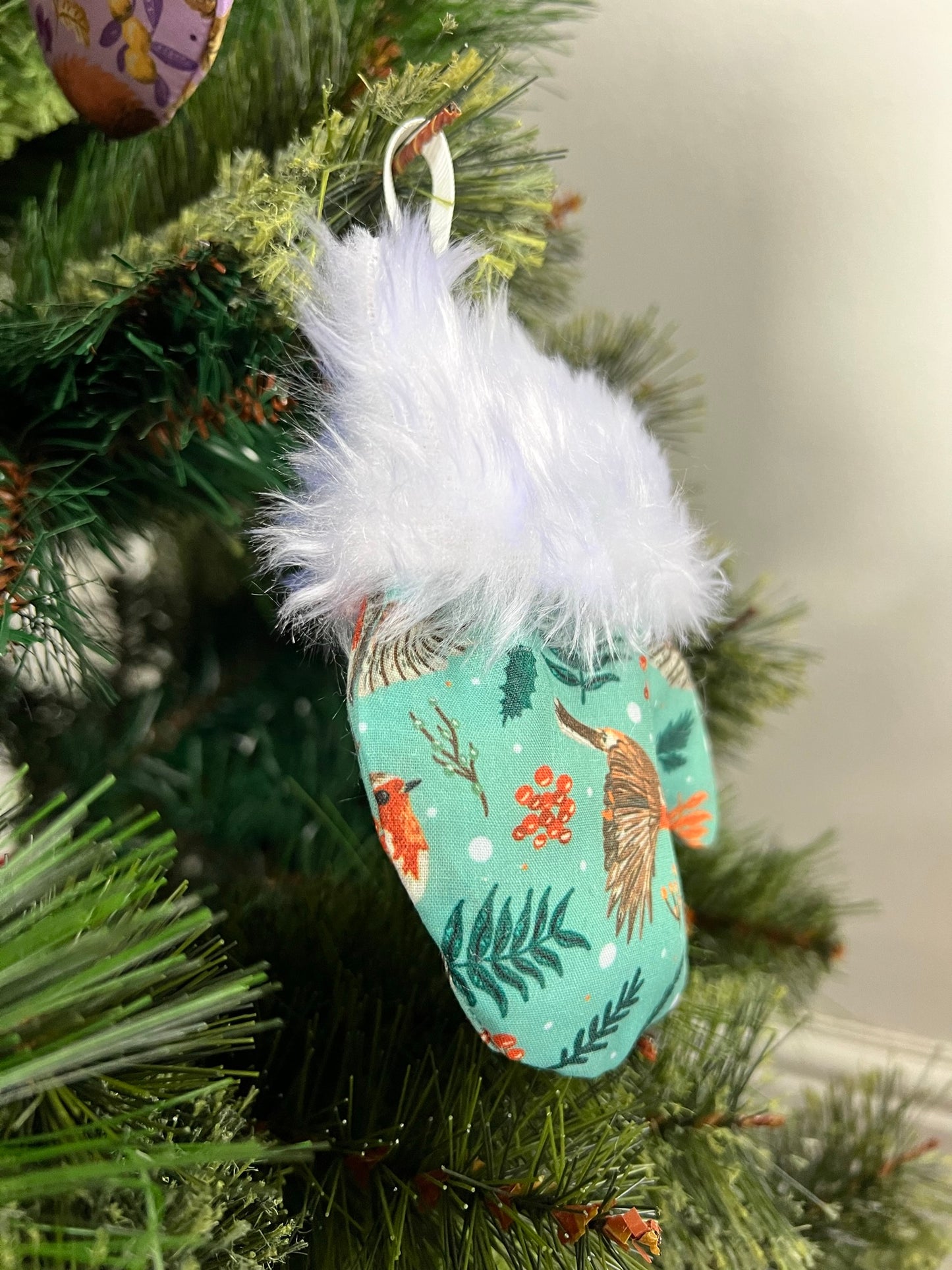 Robin Decorative Mitten Ornament