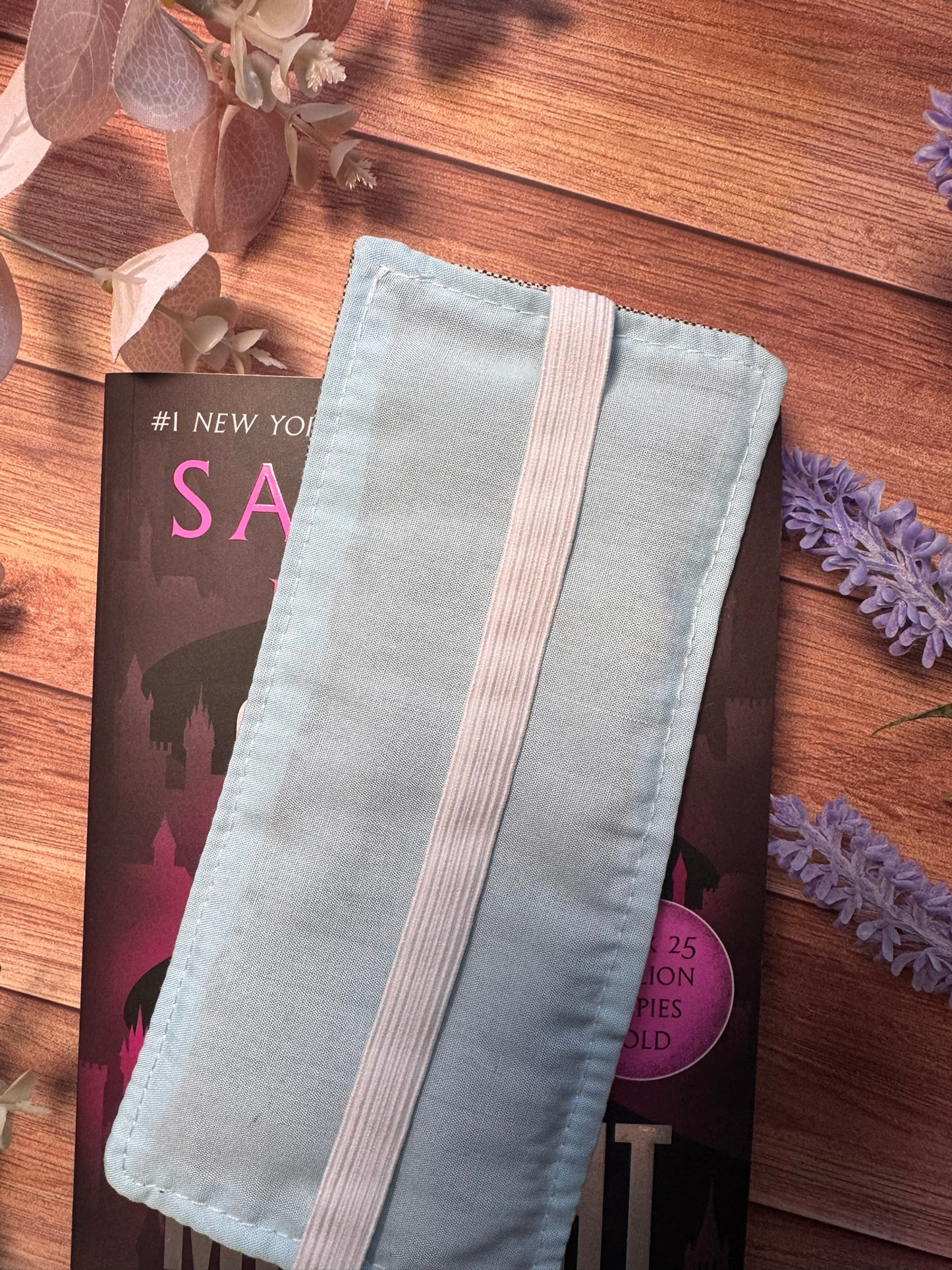 Red Squirrel Elasticated Bookmark – Bookmark with Pen Pocket for Readers & Journalers