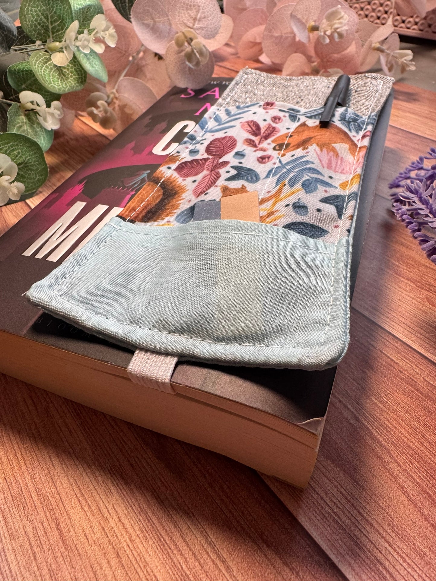 Red Squirrel Elasticated Bookmark – Bookmark with Pen Pocket for Readers & Journalers