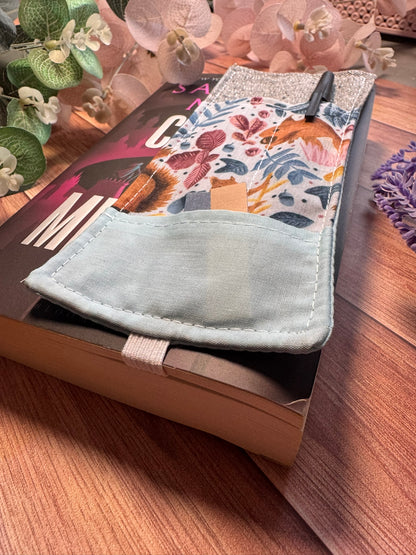 Red Squirrel Elasticated Bookmark – Bookmark with Pen Pocket for Readers & Journalers