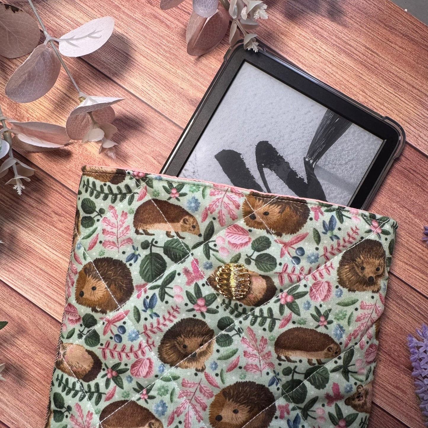 Hedgehog Quilted Kindle Case – Padded E-Reader Sleeve with Loop Closure