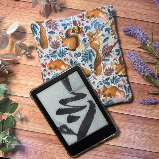 Red Squirrel Quilted Kindle Case – Padded Sleeve for All Kindle Models
