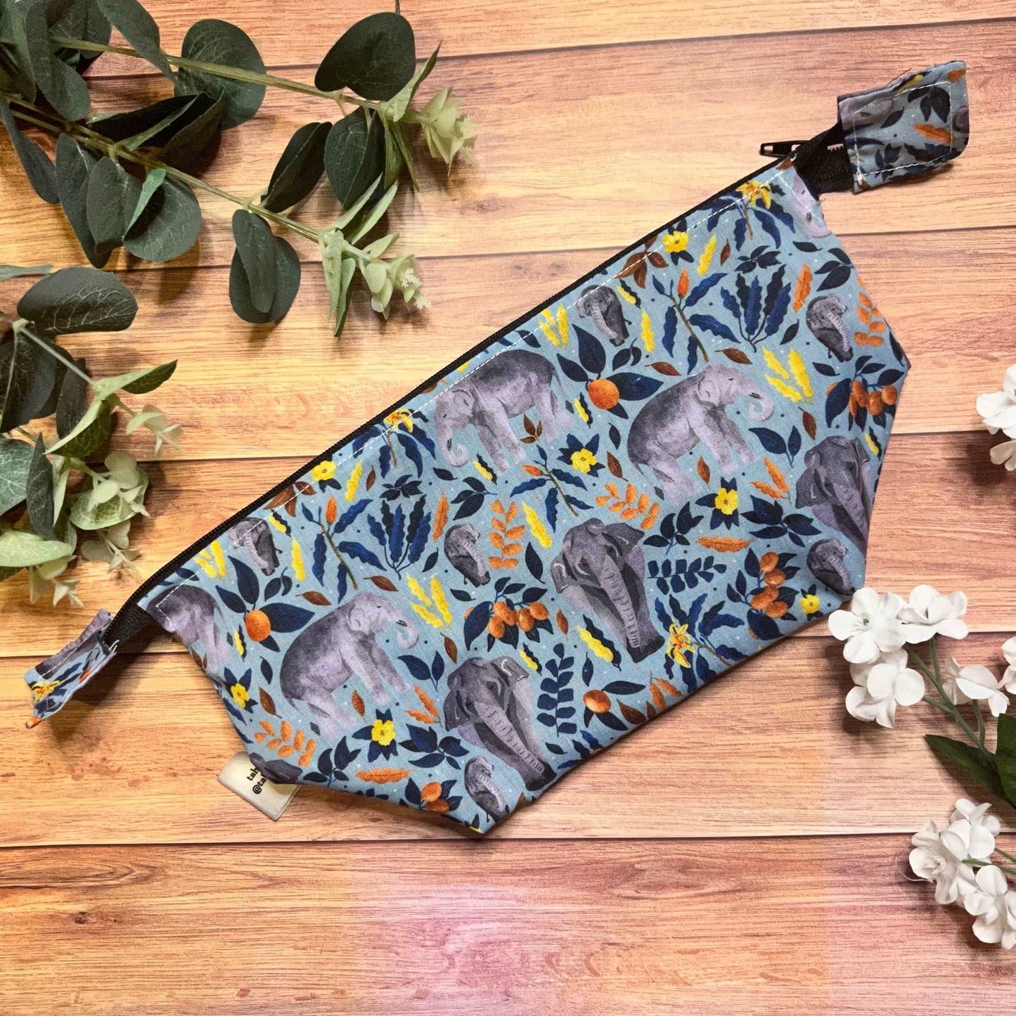 Charming elephant makeup bag for everyday use.