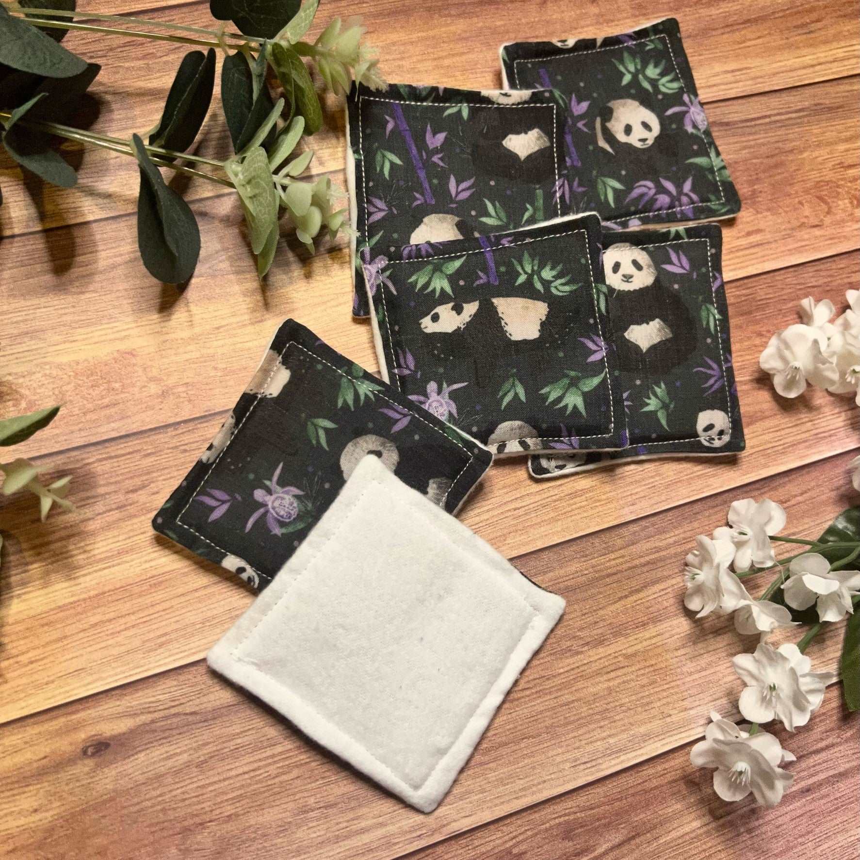 Sustainable skincare pads, an ideal gift for panda enthusiasts.