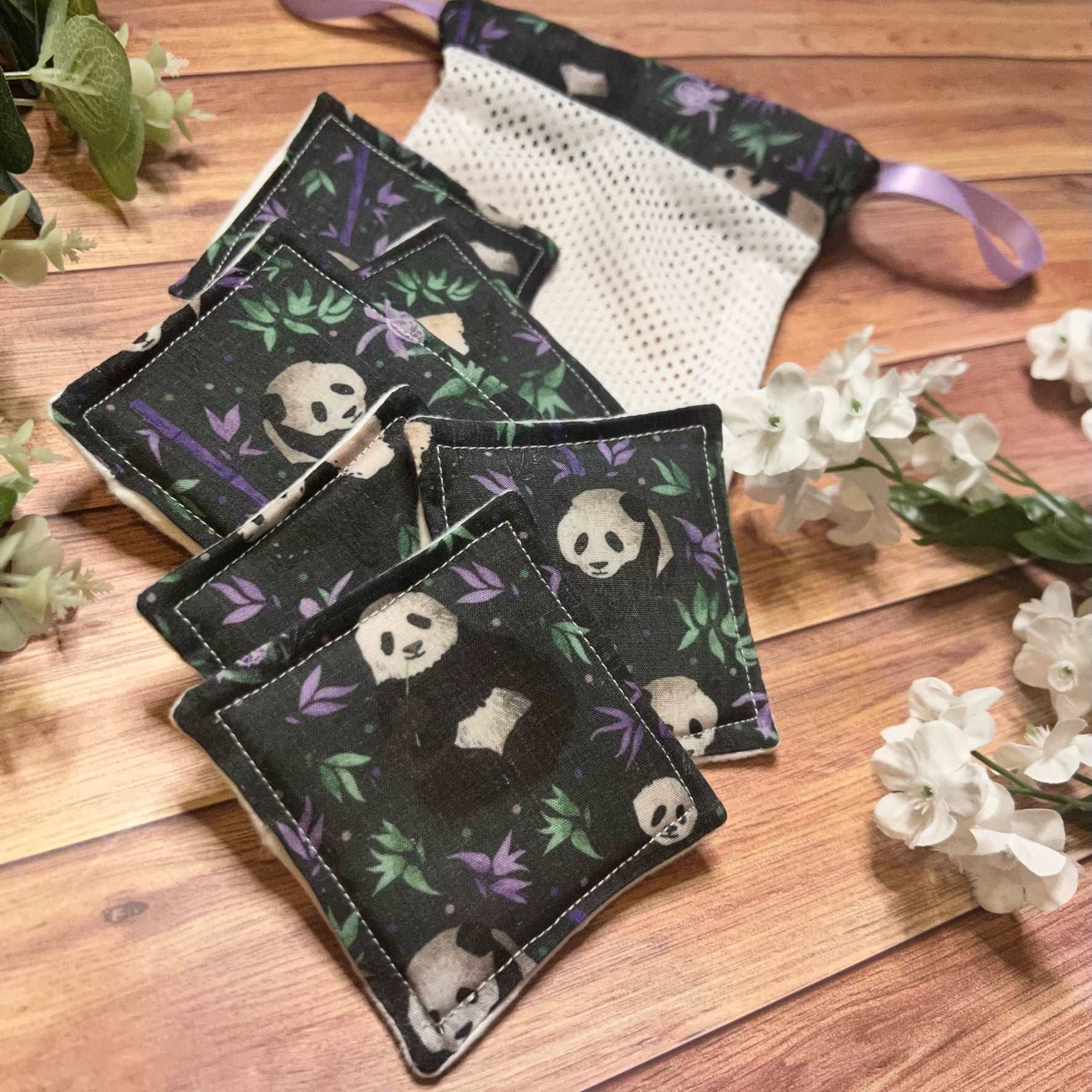 Panda mini-skincare gift set, perfect for eco-friendly skincare lovers.