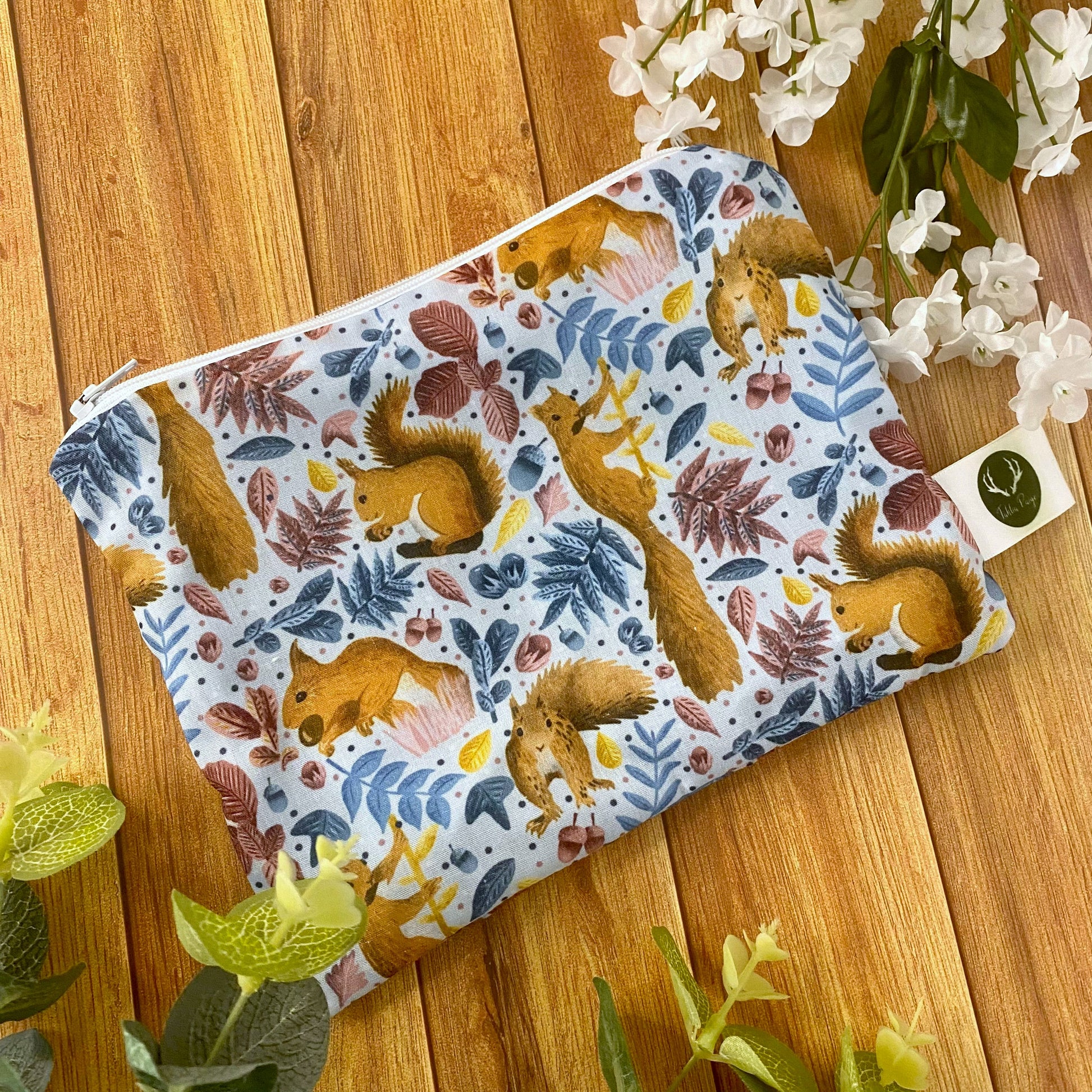 Discover the beauty of nature with our red squirrel-themed skincare gift set in eco-friendly packaging.