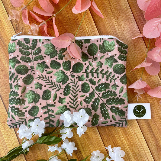 ideal gift for a nature lover, our storage pouch has a green foliage pattern on it and makes a great cosmetic bag gift. 