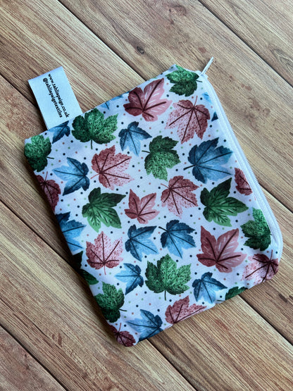 leaf patterned coin purse as an ideal gift for a woman friend