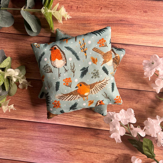 shop reusable hand warmers with a lovely robin pattern here, ideal as a gift for cold hands this winter.