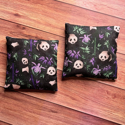 do you know a panda lover? This hand warmer gift set is ideal for a panda lover as a cute gift this christmas