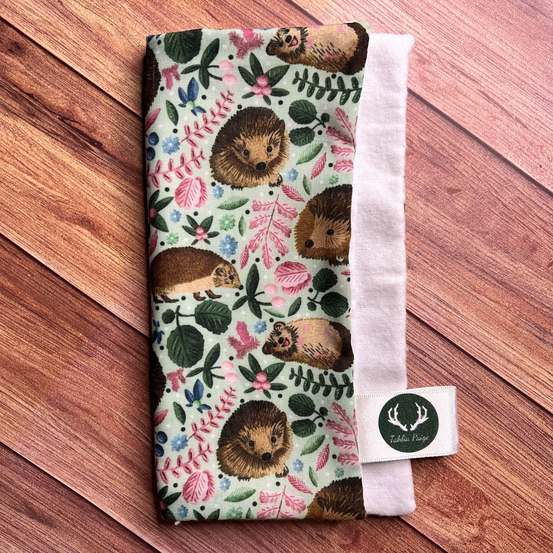 Eco-friendly hedgehog face cloth, a delightful wildlife garden gift under £5 for nature enthusiasts