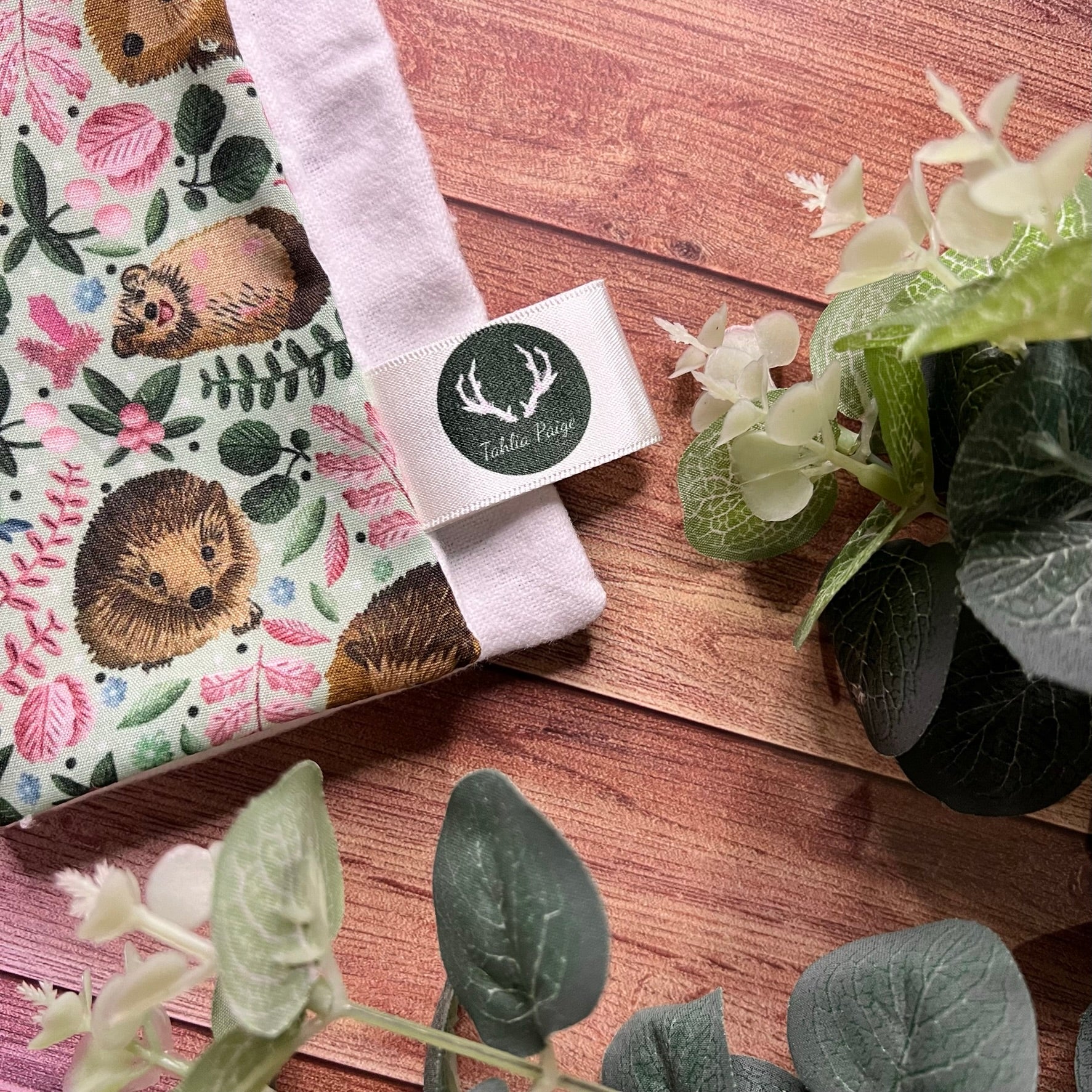 Cute hedgehog face cloth, a budget-friendly wildlife garden gift under £5 for nature enthusiasts.