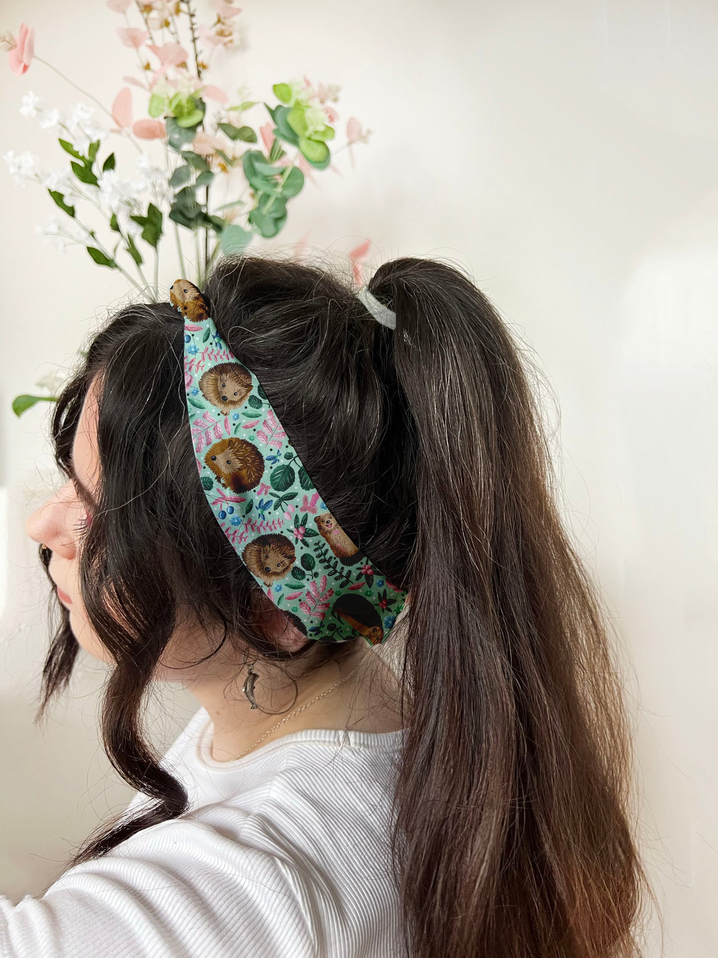 Elevate your beauty routine with our hedgehog hair set, featuring a headband for makeup and a charming scrunchie