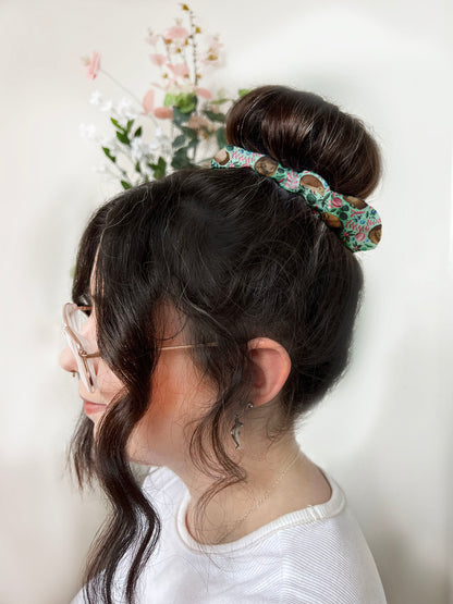 Hedgehog headband and scrunchie set, perfect for makeup lovers and as adorable gift ideas for those who cherish nature.